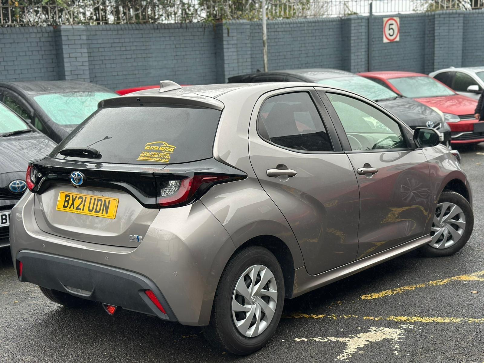 Toyota Yaris - 1.5 VVT-h Design E-CVT Euro 6 (s/s) 5dr - Hatchback (2020 -) Image